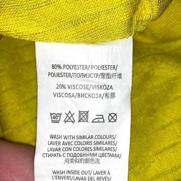 UNIQUE21 yellow long sleeve top. US size 6, scoop neck - Picture 9 of 9